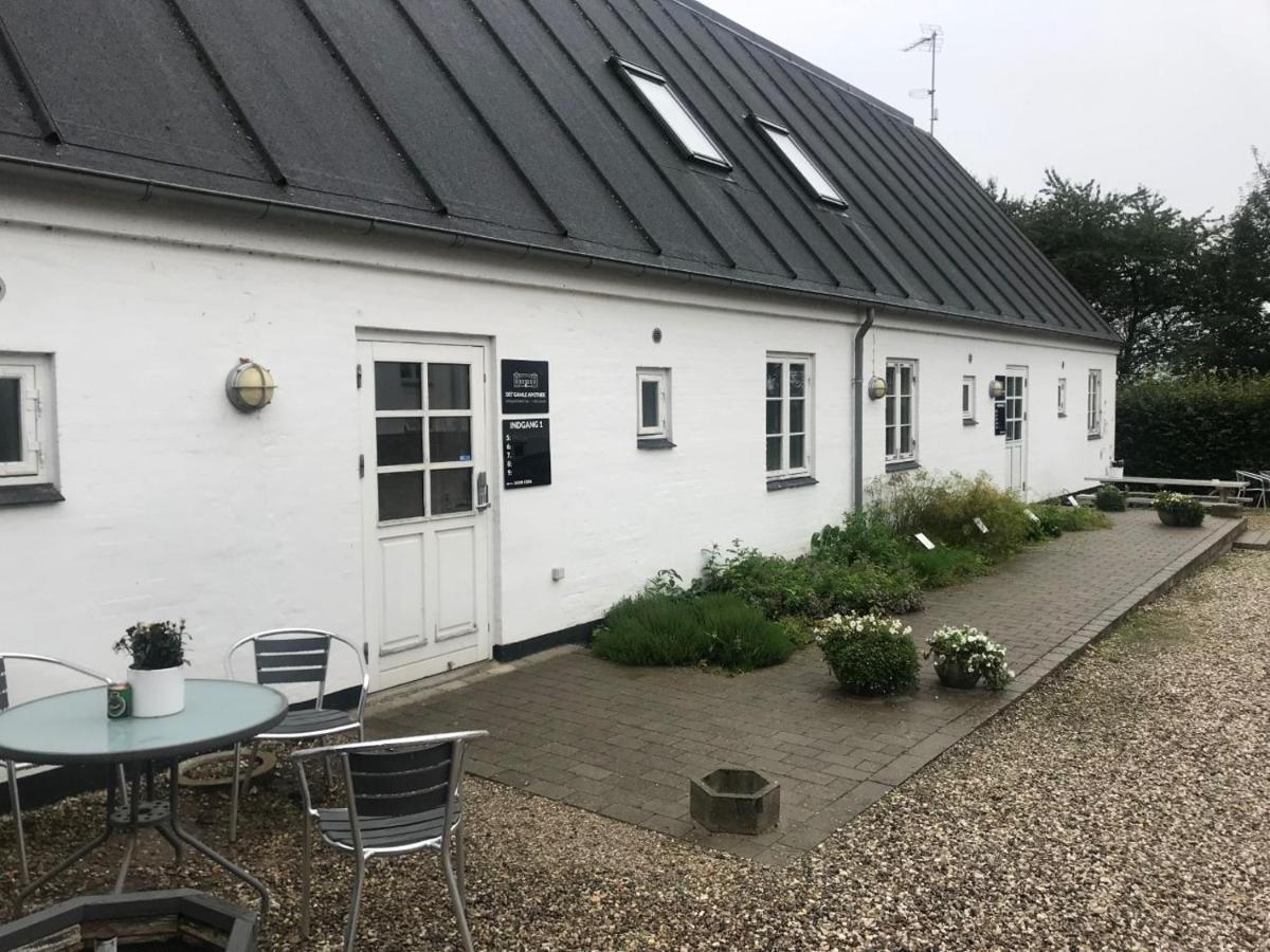 Det Gamle Apothek Motel Haslev Exterior foto